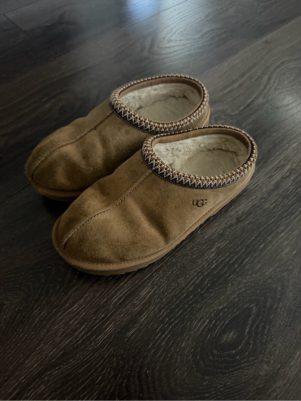UGG Chestnut tasmans